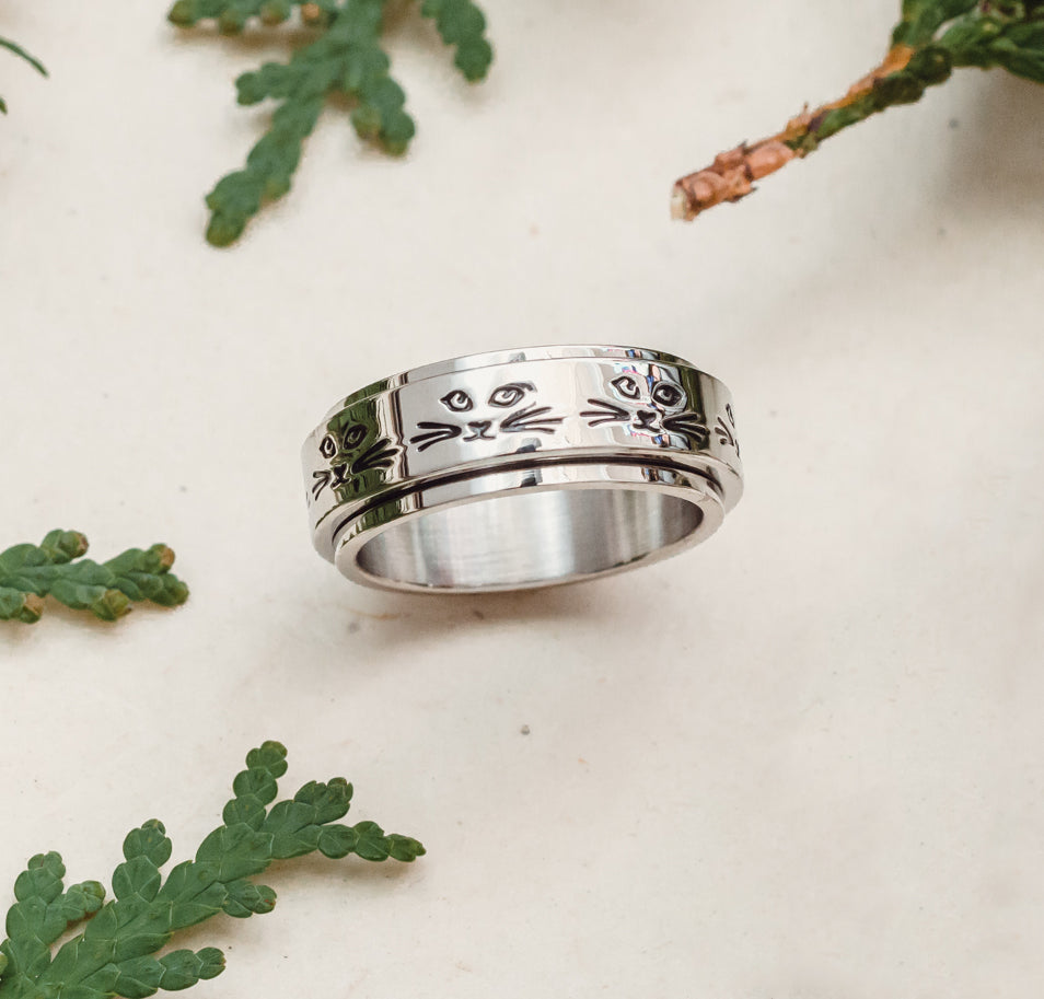 Cat Lady Ring with Engraved Faces - Stainless Steel Spinning Fidget Jewelry for Anxiety Relief