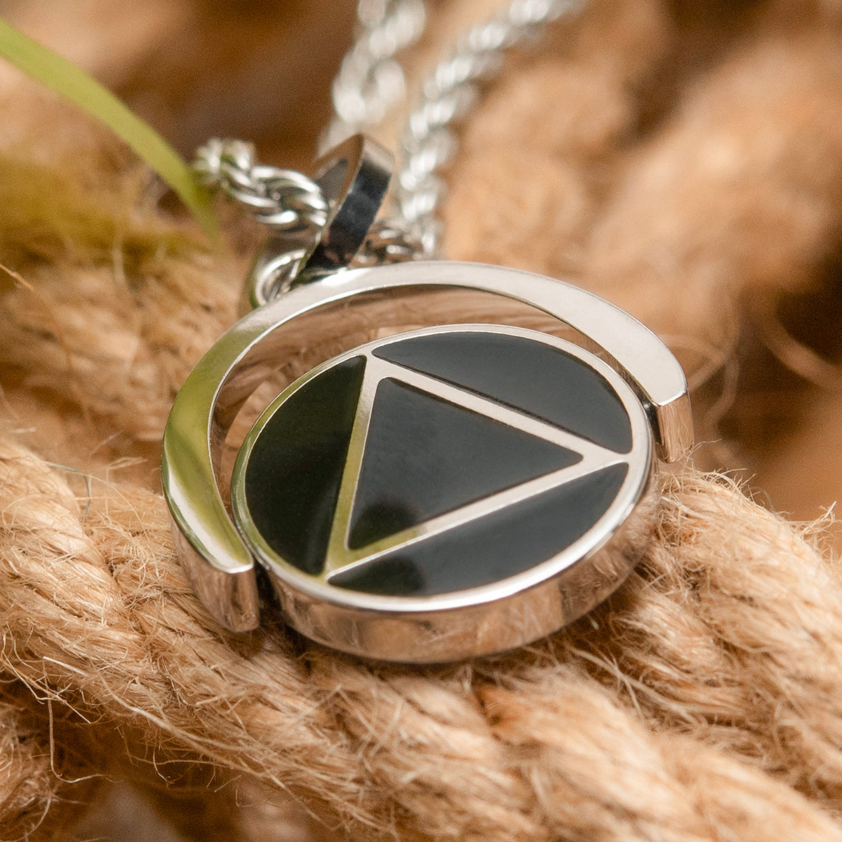 Recovery Equilateral Triangle Revolving Circle Pendant Necklace Sobriety Support Jewelry Gift Stainless Steel Jewelry for Women or Men